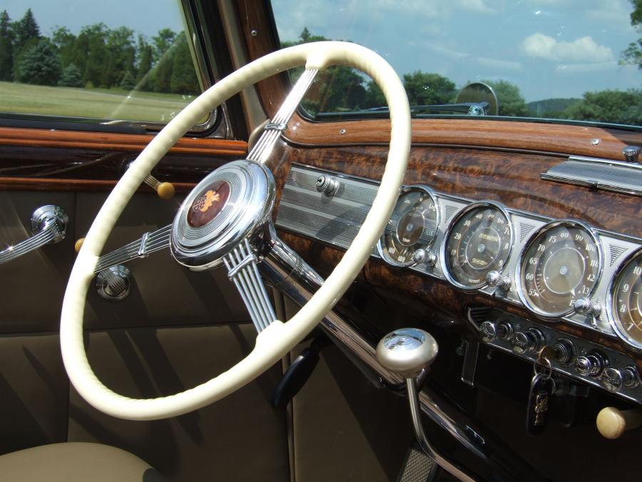  Packard Twelve Model 1608 Convertible Coupe 1938 года  (фото 5 из 9)